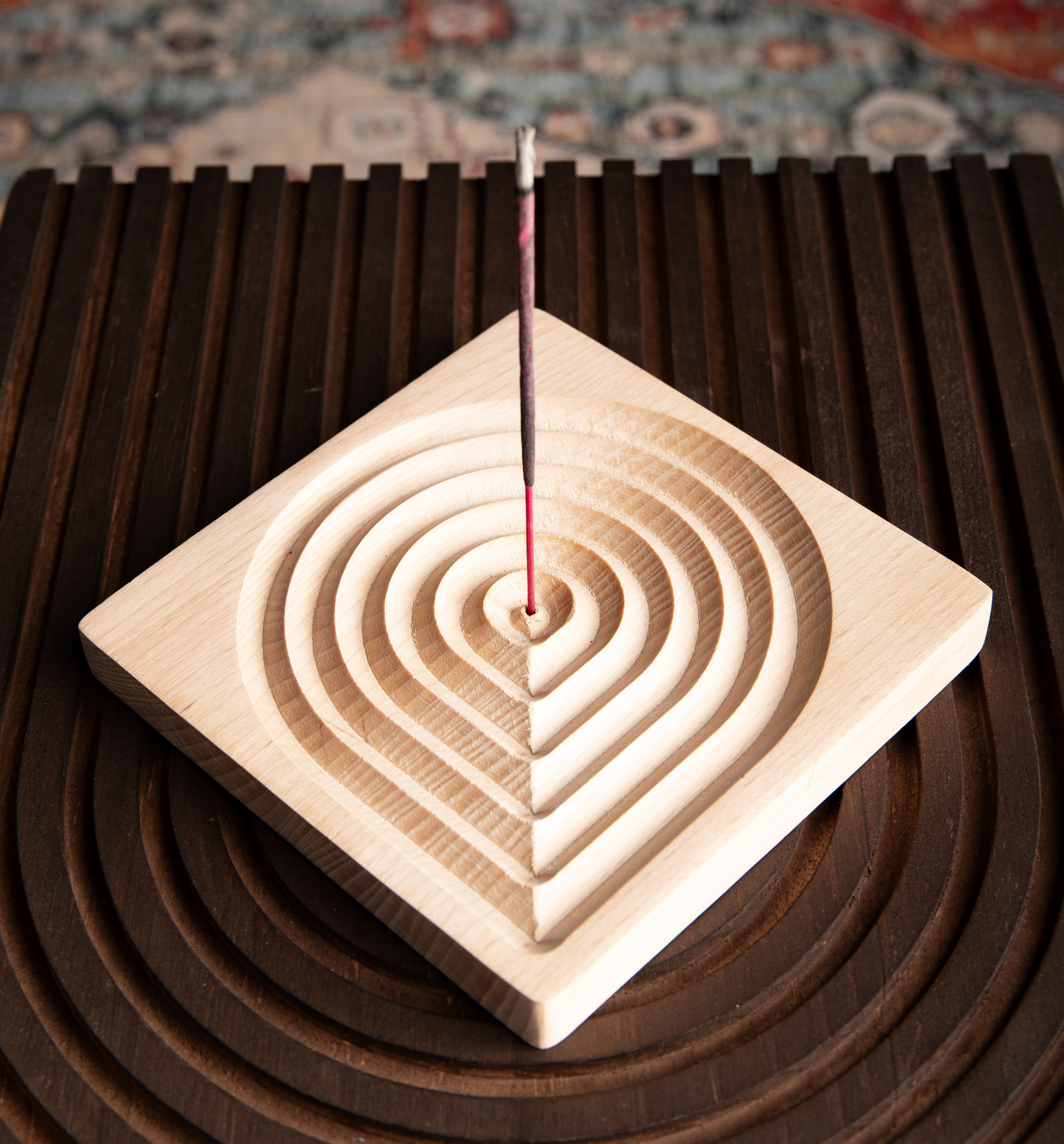 Extensio, Räucherstäbchenhalter